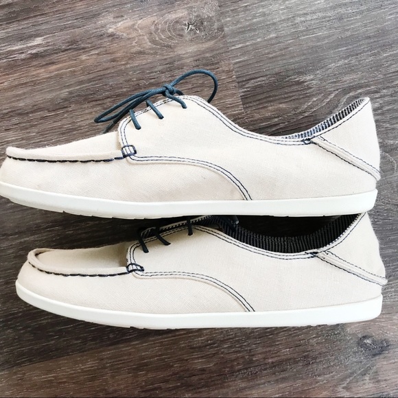 OluKai Shoes - OluKai Heleuma Canvas Shoes Tapa/Navy Sz 6.5 EUC